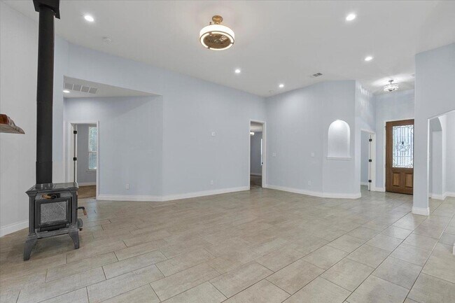 Building Photo - 127 Medlar Dr