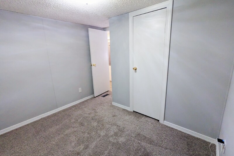 Building Photo - 6543 Celeste Ln