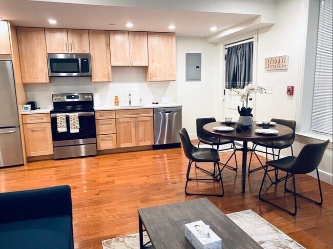 Building Photo - 1776 Beacon St