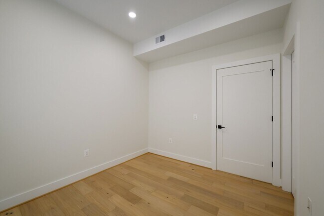 Building Photo - Modern Sophistication in NW/Friendship Heights - BRAND NEW 2BR/2BA w/ Private Parking