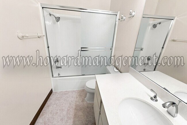 Building Photo - LAKE VIEW in LA! Majestic townhouse with high ceilings, three patios and lake view!