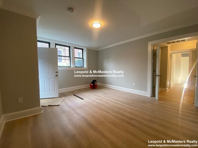 Building Photo - 83 Longwood Ave