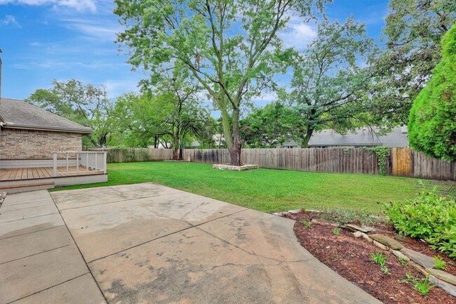 Building Photo - Charming Ranch in Rockwood!