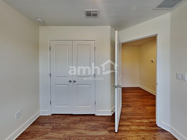 Building Photo - 3014 Rolling Acrs Rd