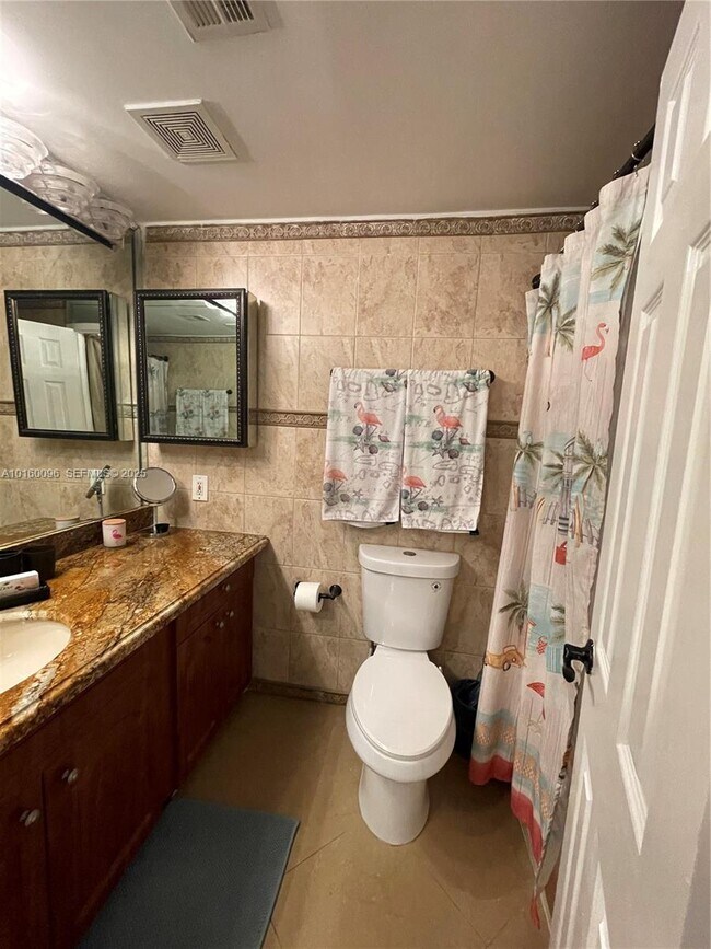 Building Photo - 3505 S Ocean Dr