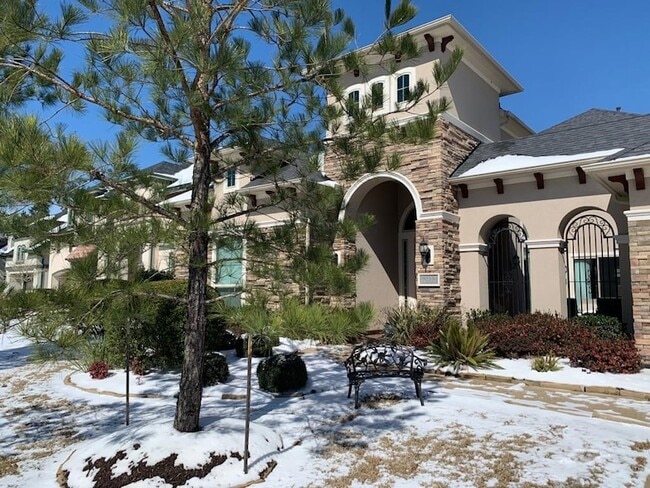 Building Photo - 10410 Southern Hawker