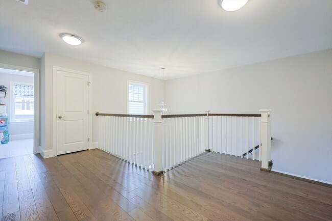 Building Photo - 8 Riverstone Way