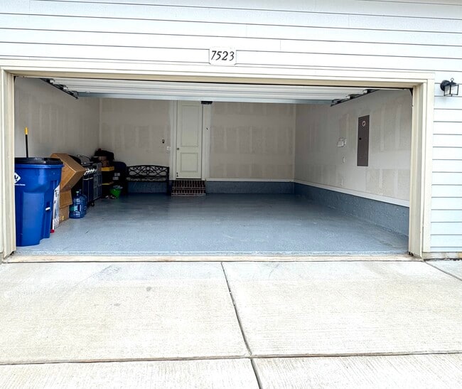 Building Photo - 7523 Tiffany Dr