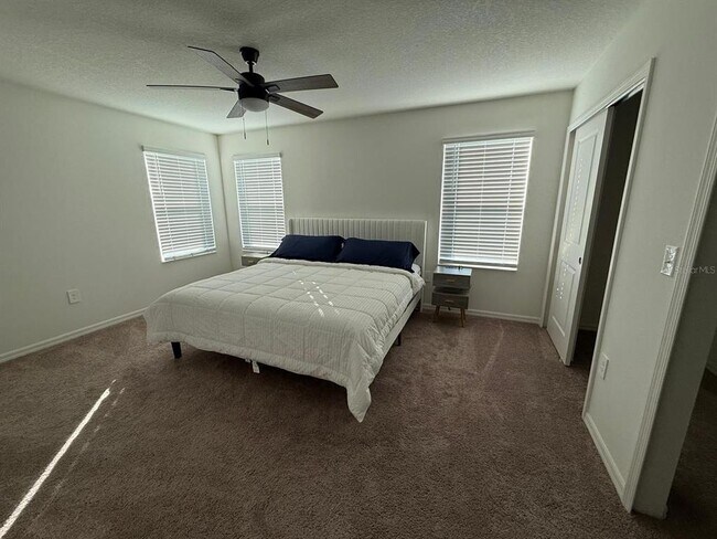 Building Photo - 9348 Westside Hls Dr