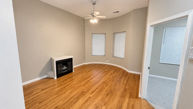 Building Photo - 4712 S St Lawrence Ave
