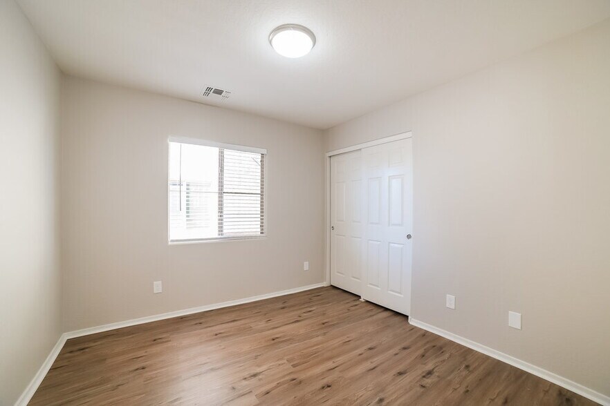 Building Photo - 477 N Citrus Ln