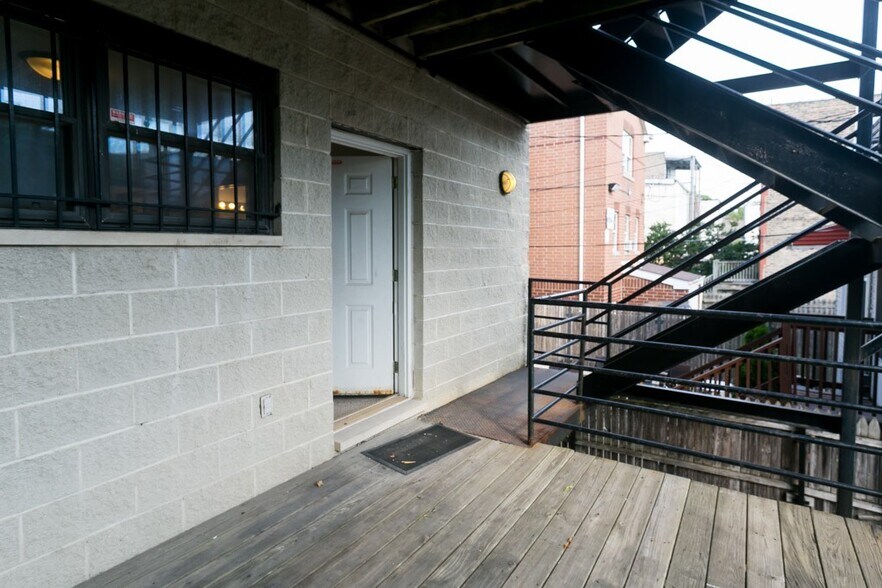 Building Photo - 1319 N Campbell Ave