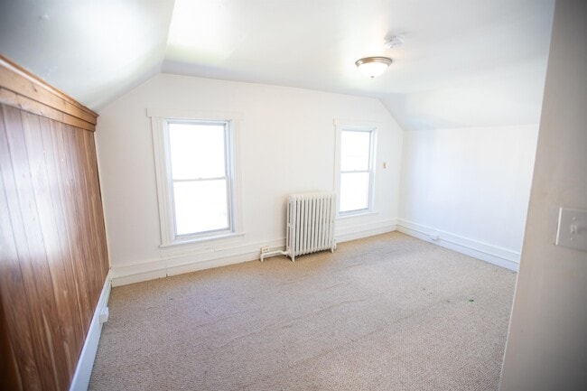 Building Photo - 552-554 Highland Ave