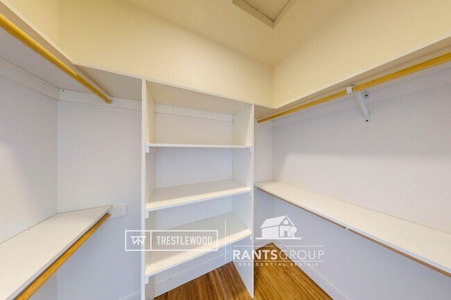 Building Photo - Modern New Home in Trestlewood – Where Com...