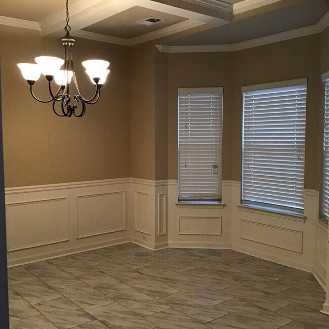 Building Photo - 2793 Huntcliffe Dr