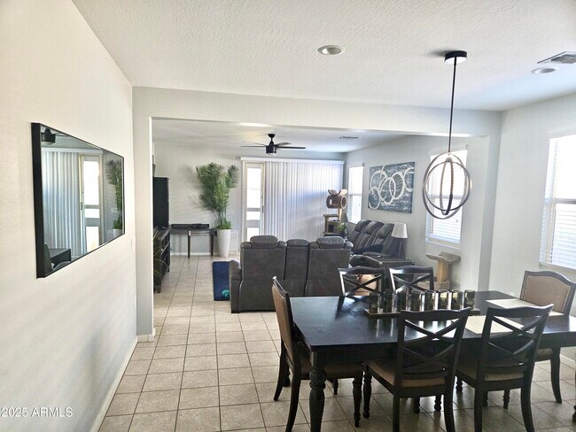 Building Photo - 336 W Tenia Trail