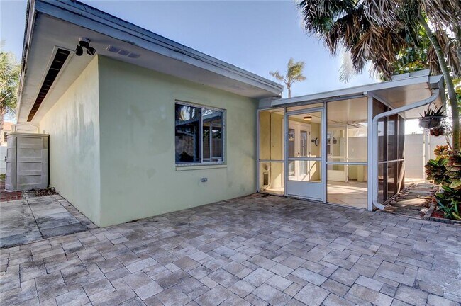 Building Photo - 407 15th Ave