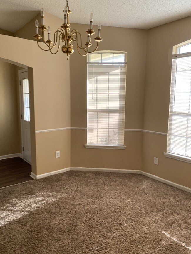 Building Photo - FOR RENT:  Charming 3-Bedroom Home with Sp...