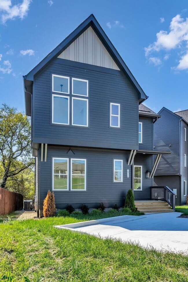 Building Photo - Amazing New Construction in North Nashville!