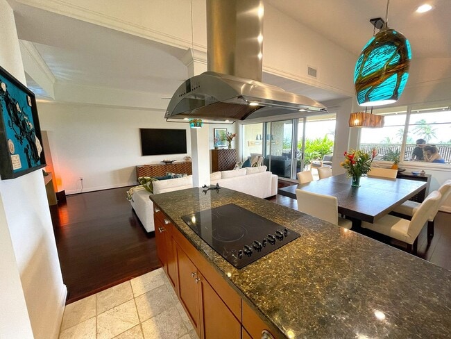 Building Photo - Front Row in KAI MALU, WAILEA, LUXURY 3bed/2.5bath Townhome with Unobstructed Panoramic Ocean Vie...