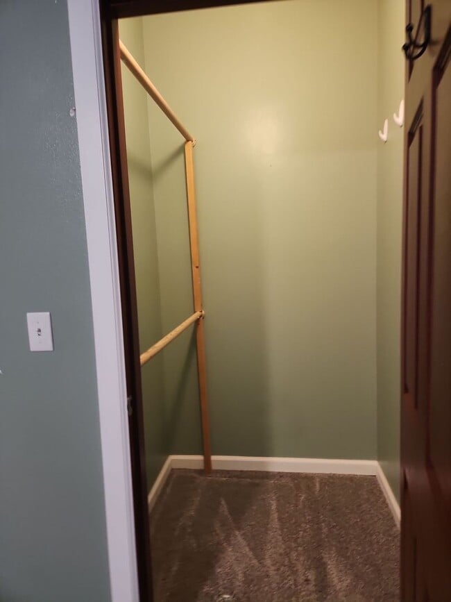 Building Photo - 3 Bed 2 Bath one story home