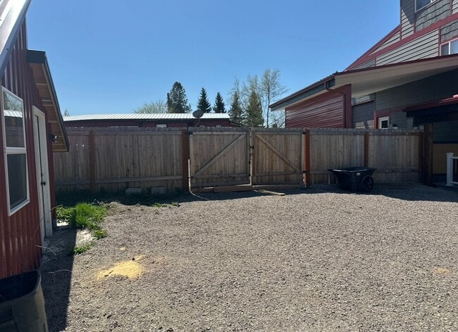 Building Photo - Custom Kalispell Home with Spectacular Views