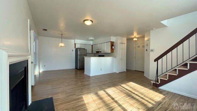 Building Photo - 6 Ayres Ct