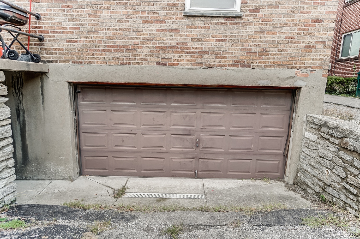 Optional garage parking for additional $75/month - 1711 Portman Ave