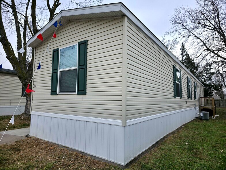 Building Photo - 1308 W Arlington Ave