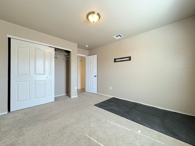 Building Photo - Northeast El Paso 3 Bed Refrig A/C