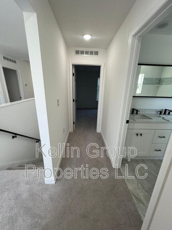 Building Photo - 1334 Salisbury Dr