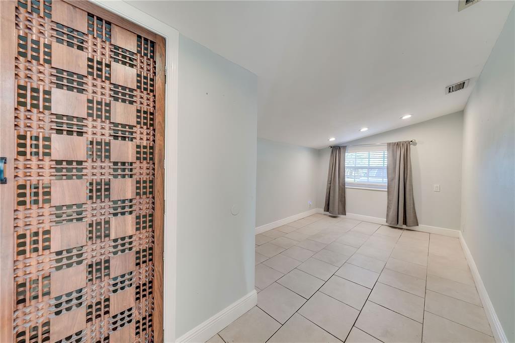 Building Photo - 5900 N Farragut Dr