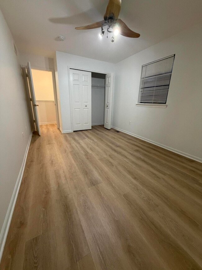 Building Photo - 3245 Reeves Dr