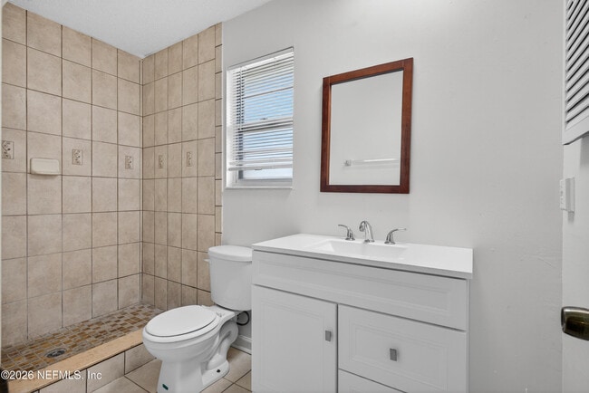 Building Photo - 217 Quince Ct