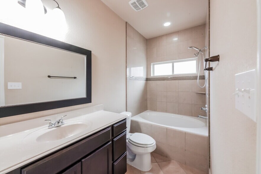 Building Photo - 23733 Briar Tree Dr