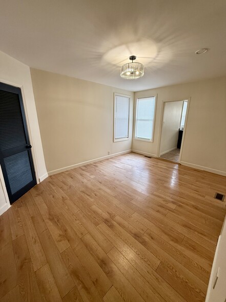 Primary Photo - 132 Wakeman Ave