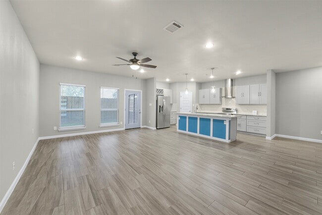 Building Photo - 10242 Bridgeland Ln