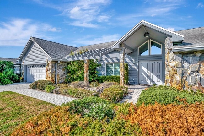 Building Photo - Furnished 3BR/3BA Home with Den, Heated Pool & Lanai in *The Meadows* Sarasota