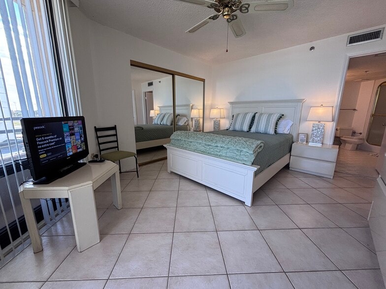 Building Photo - 3023 S Atlantic Ave