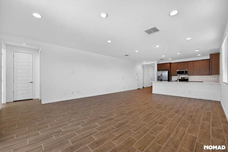 Building Photo - 8159 E Paloma Ave