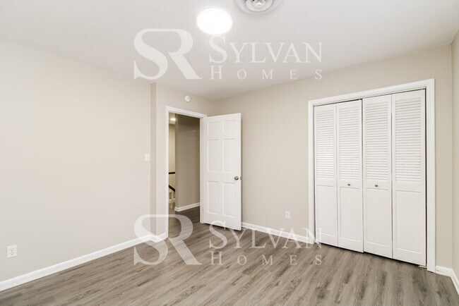 Building Photo - Beautiful 5BR home in North High Point!
