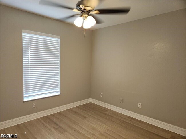 Building Photo - 827 NE 23rd Terrace