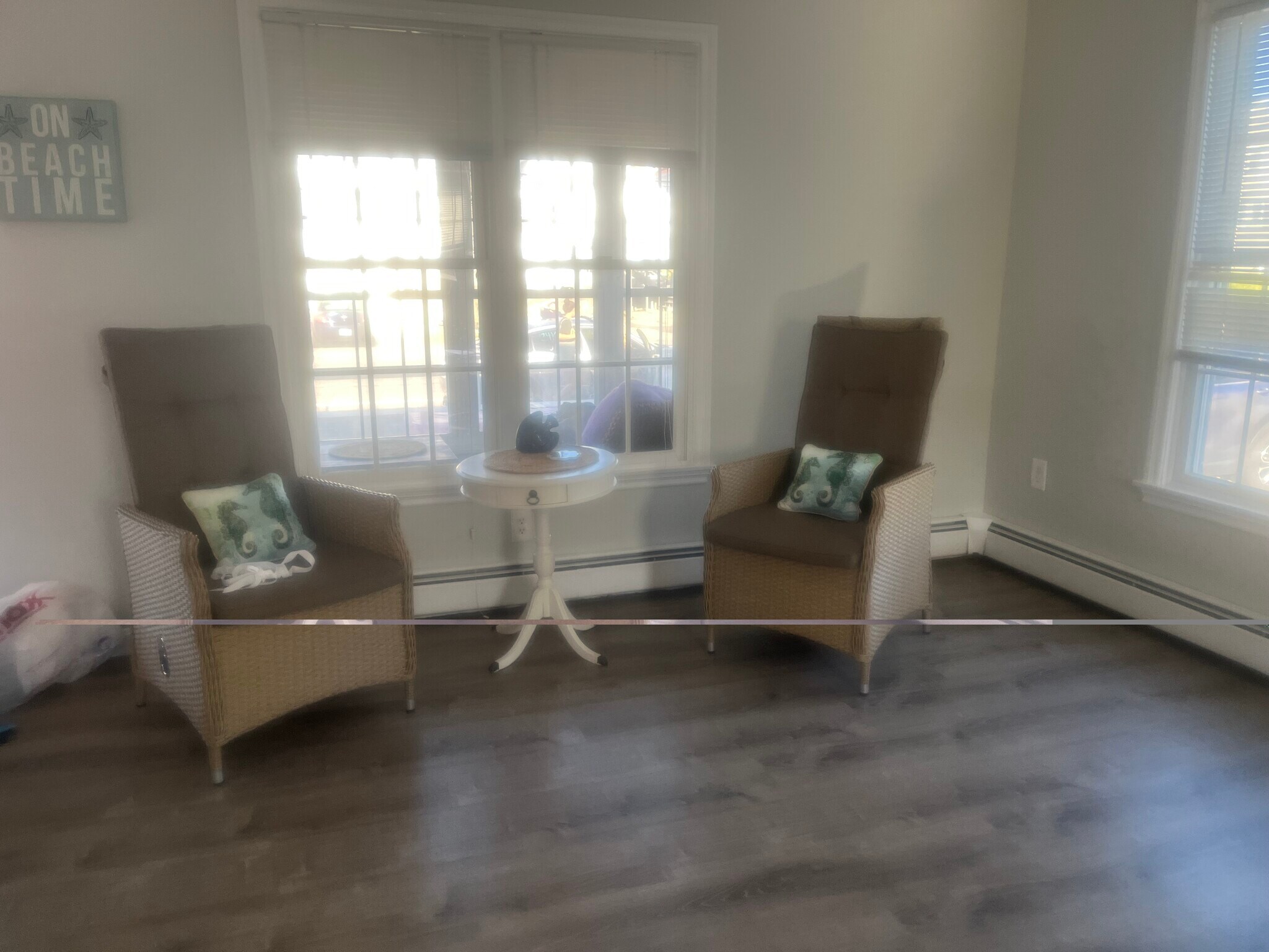 Building Photo - 561 North End Blvd