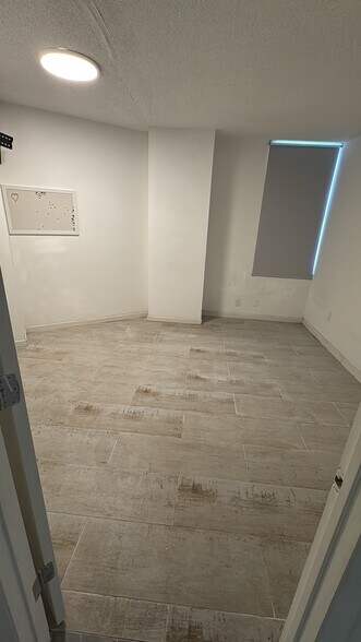 Building Photo - 3725 S Ocean Dr