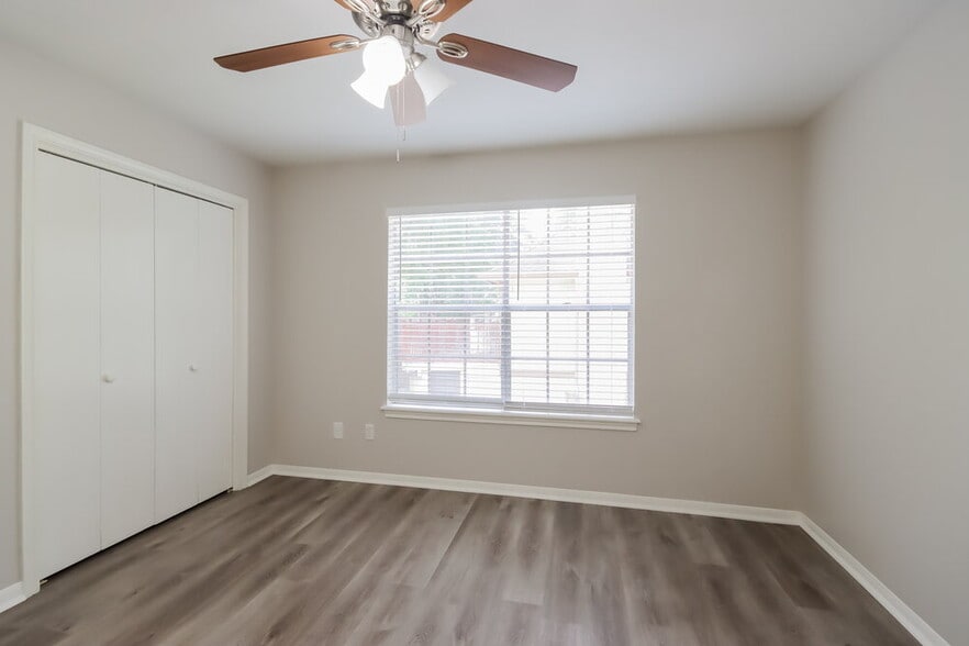 Building Photo - 1807 Hamlin Valley Dr