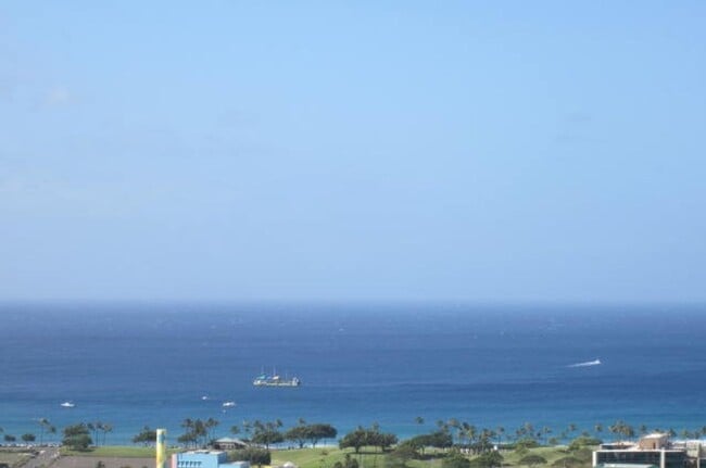 Building Photo - 2 BD / 2 BA Condo in Kakaako!