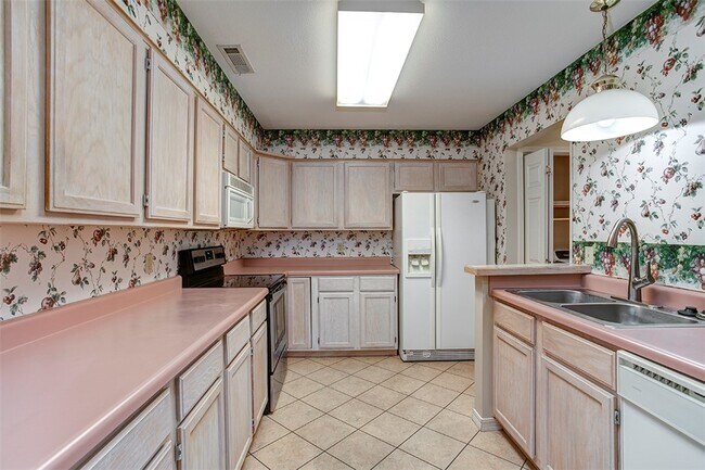 Building Photo - 706 Meghan St