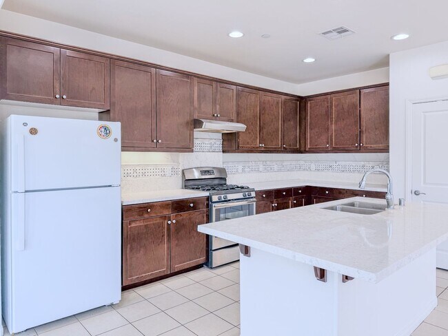 Building Photo - 529 Tiber River Way