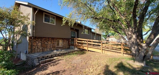 Building Photo - 2305 Pelota Dr