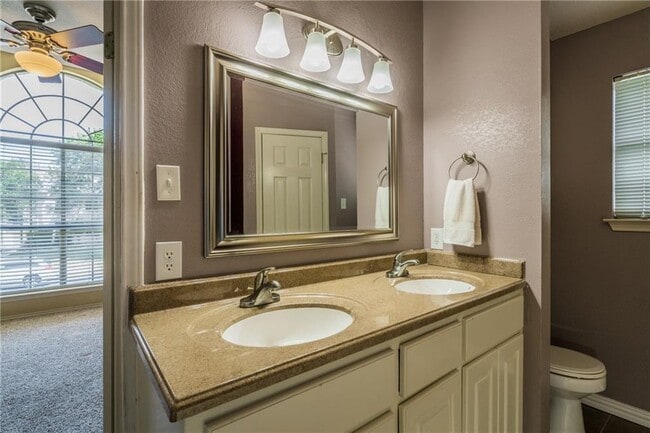 Building Photo - 15713 Monona Cove